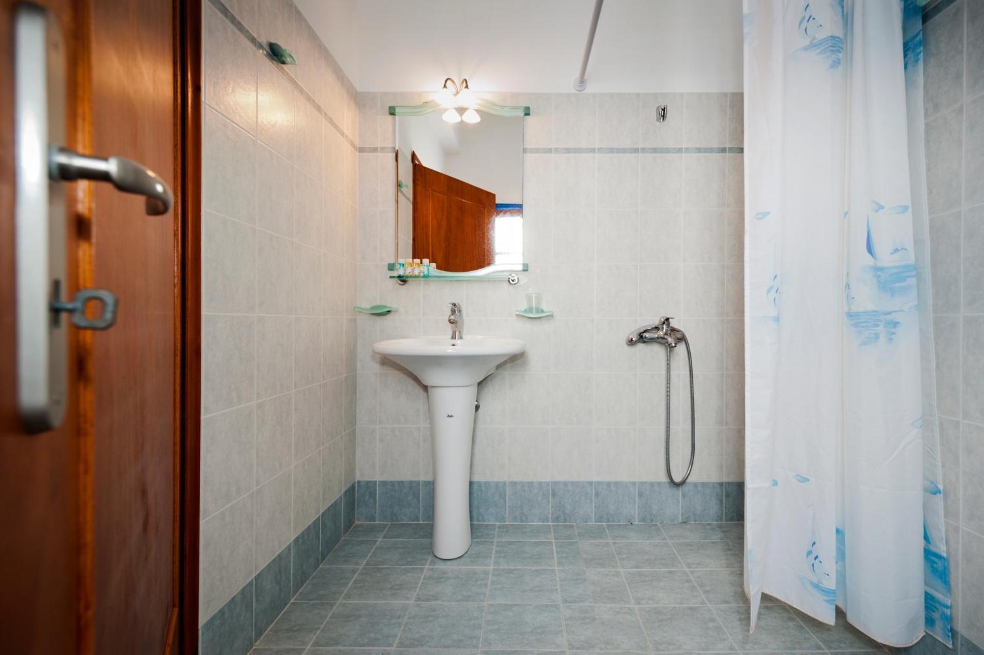 אדאמאס Hotel Eleni מראה חיצוני תמונה