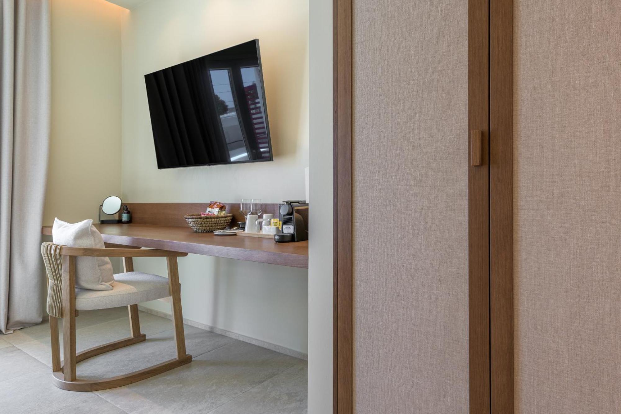 אדאמאס Hotel Eleni מראה חיצוני תמונה