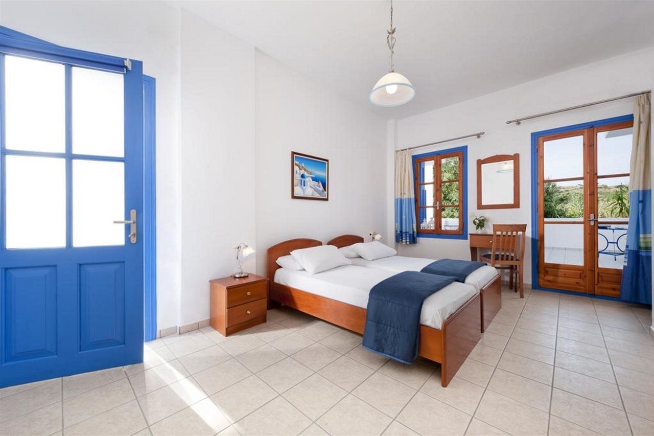 אדאמאס Hotel Eleni מראה חיצוני תמונה